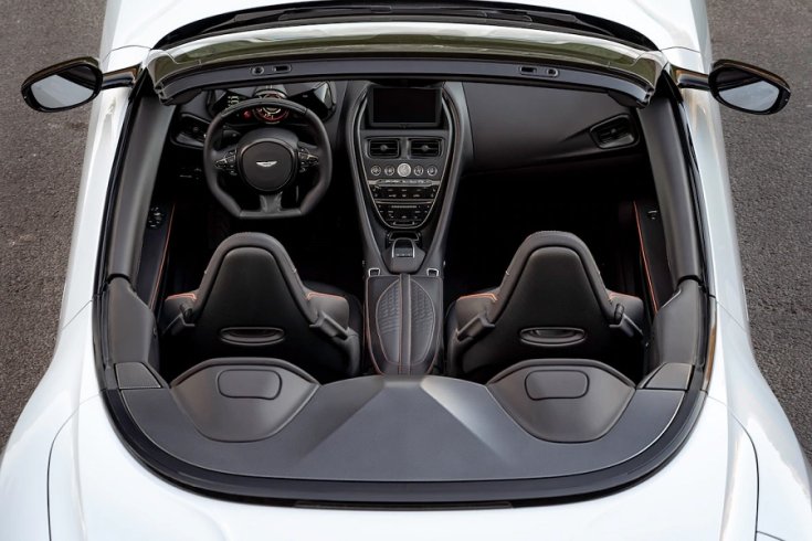 Nyitott tetős Aston Martin Superleggera