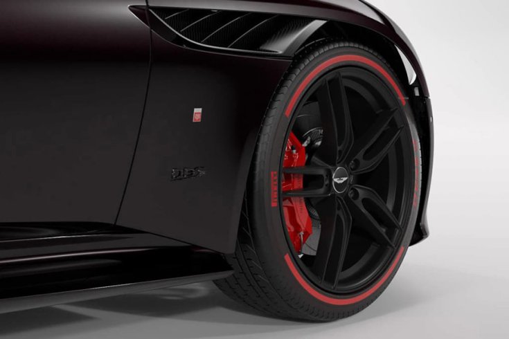 Az Aston Martin DBS Superleggera Tag Heuer Edition féknyerge és felnije