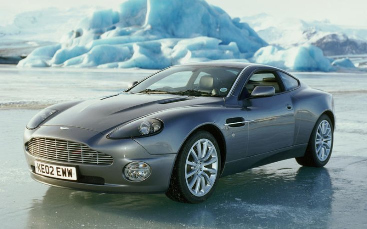 Aston Martin V12 Vanquish James Bond