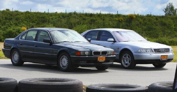 Audi A8 D2 és BMW 7-es E38