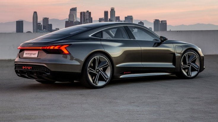 Audi e-tron GT Concept tanulmányautó oldalról