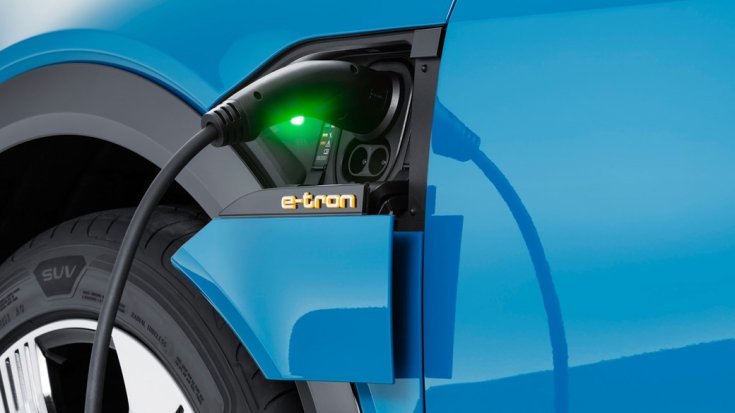 Audi e-tron töltő