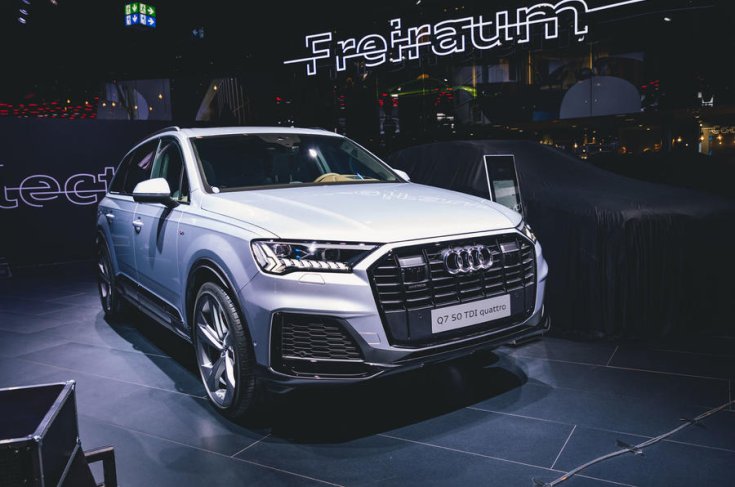 2020 Audi Q7 szemből