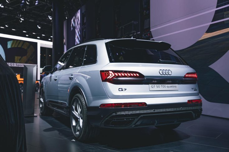 2020 Audi Q7 hátulról