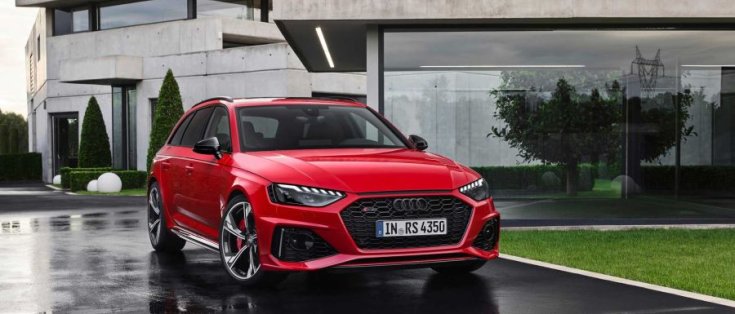 Audi RS4 Avant szemből