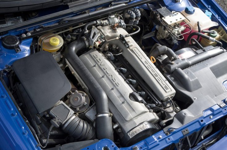 Audi RS2 motorja
