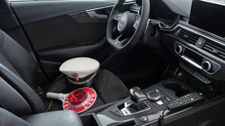 ABT Audi RS4 rendőrautó beltér