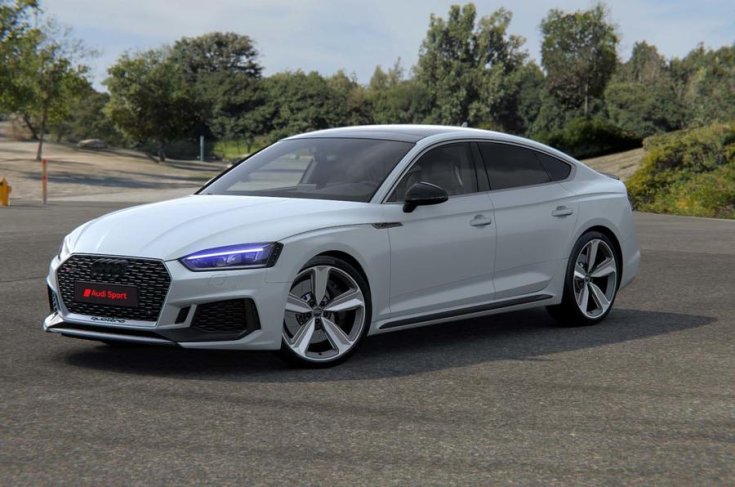 Audi RS5 fehér színben LED-es első fényszórokkal