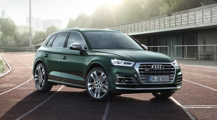 Audi SQ5 szemből, futópályán