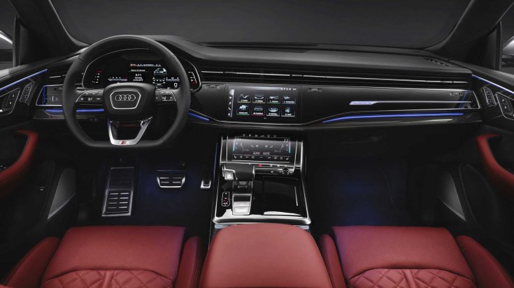 Az Audi SQ8 utasterében sportülésekkel is lehet találkozni