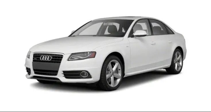 Audi A4 elölről fotózva