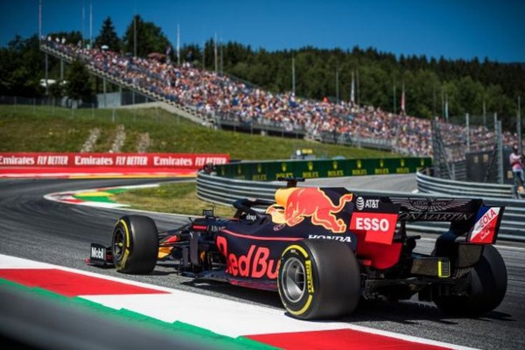 Ausztriában köröző Red Bull