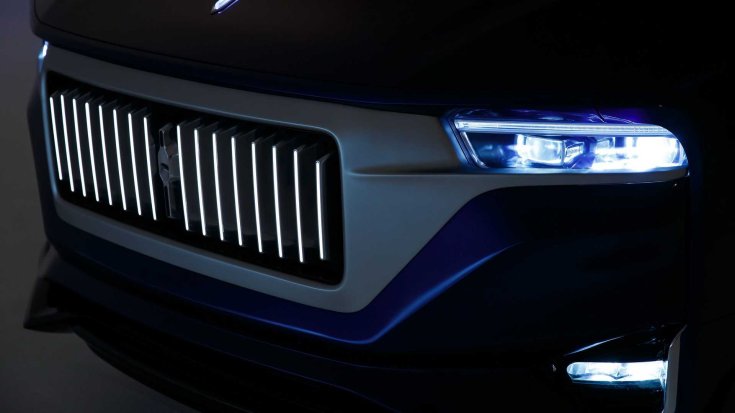 2020-as Aznom Palladium modell világító orra közelről