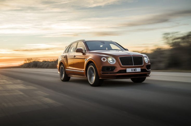 Bentley Bentayga Speed menetközben