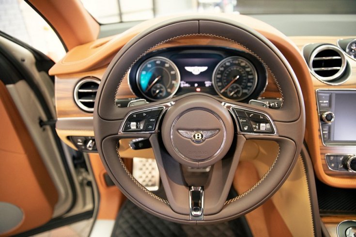Bentley Bentayga Stetson Edition beltér