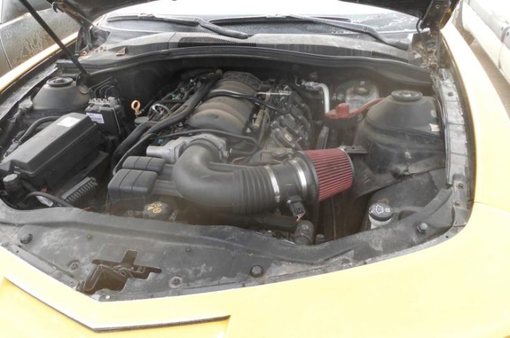 Chevrolet Camaro motorterében elhelyezett erőforrás