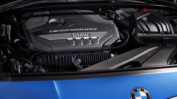 BMW M135i motortér