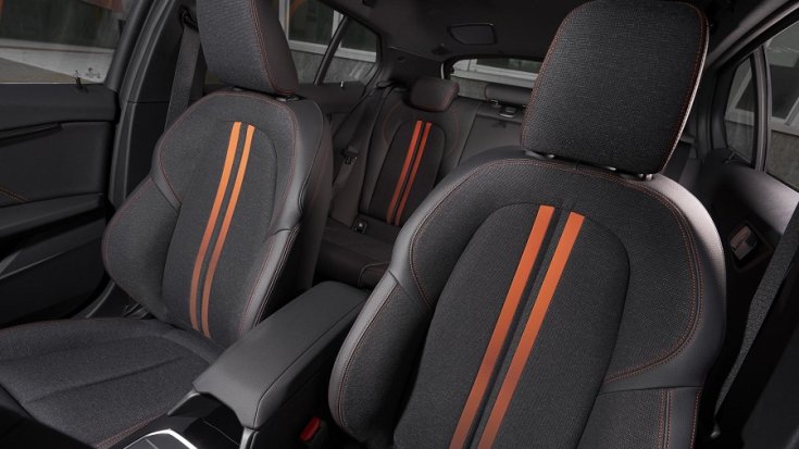 BMW M135i ülések