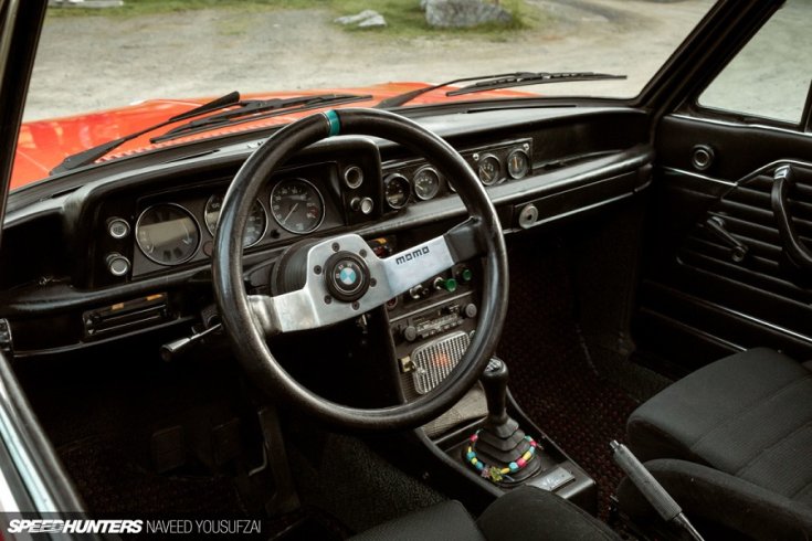 BMW 2002 Tii Touring Momo sportkormánnyal