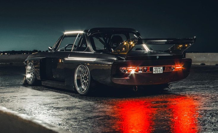 BMW 3.0 CSL IMSA Batmobile hátulról