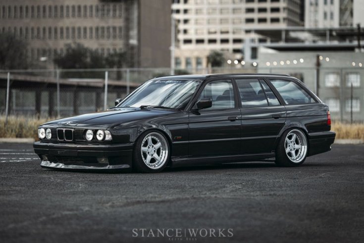 BMW E34 525i Touring stanceworks
