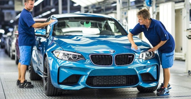 BMW gyártósoron szemből