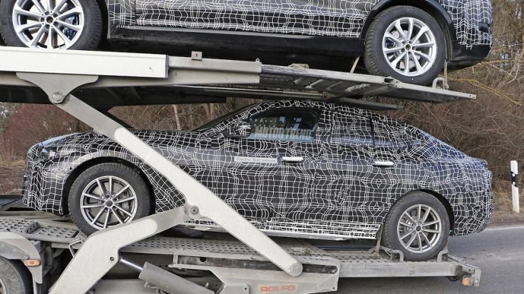 BMW i4 elektromos autó