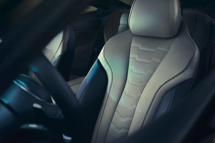 BMW M850i xDrive First Edition bőrülés