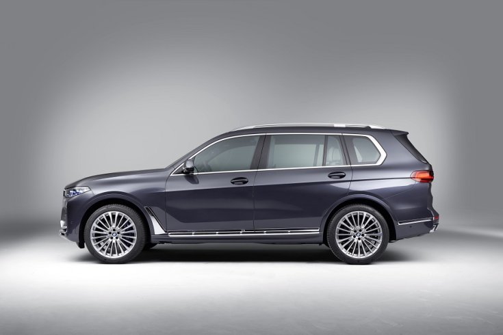 BMW x7 oldalról