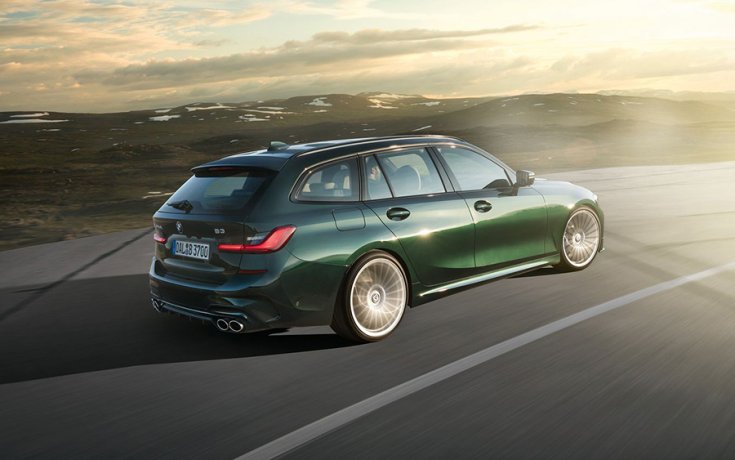 A BMW Alpina B3 Touring hátulról fotózva