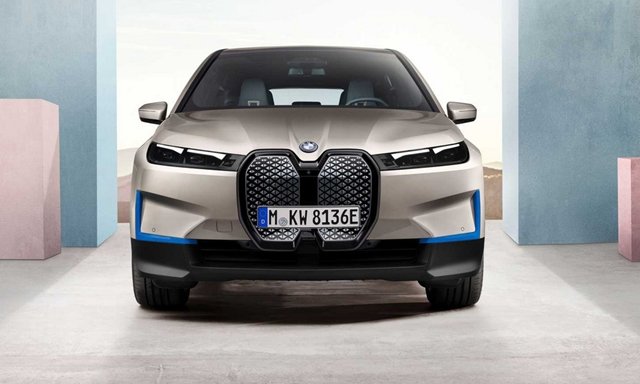 2021-es BMW iX modell szemből