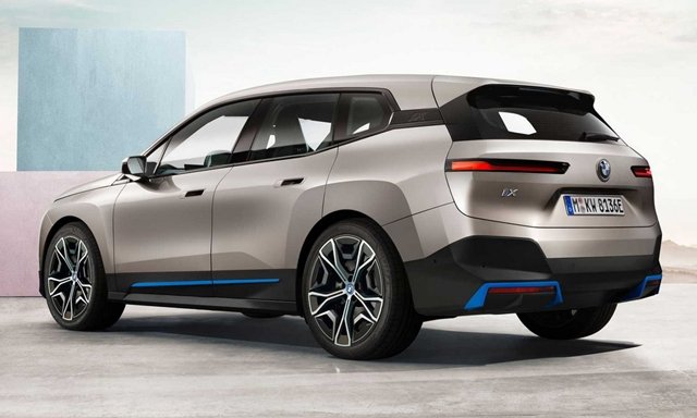 2021-es BMW iX modell hátulról