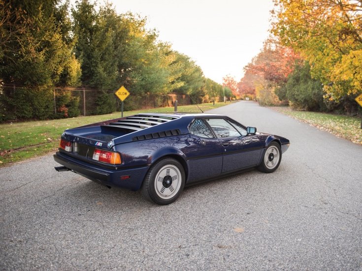1978 BMW M1, sötétkék, fekete, oldalnézet, hátulról
