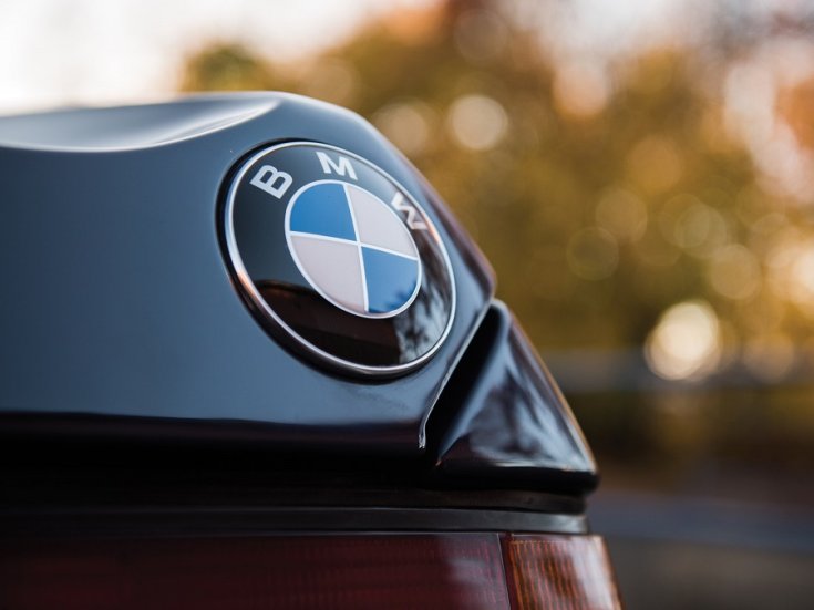 1978 1981 BMW M1 logo, oldalnézet, balról