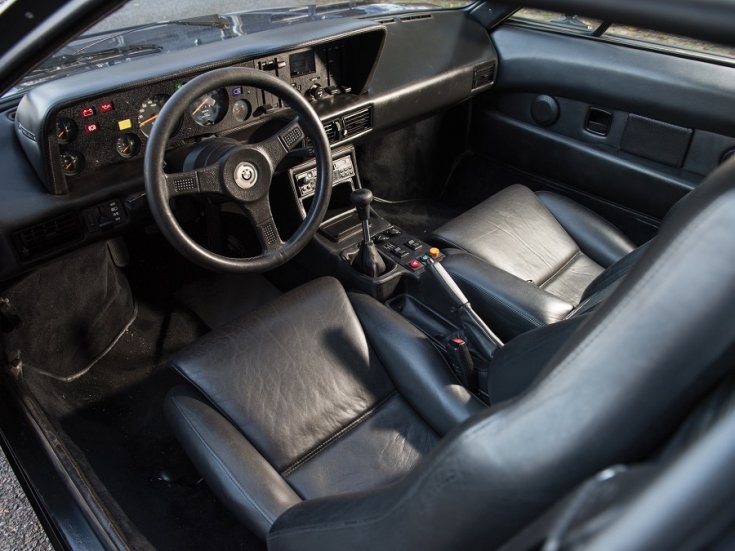 1978 1981 BMW M1 utastér és műszerfal, oldalnézet, balról