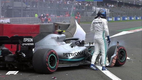 Valtteri Bottas a falban az időmérőn