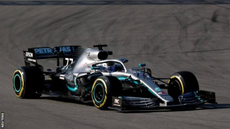 Bottas a Mercedesszel köröz
