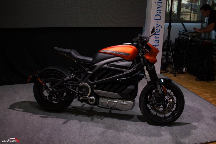 2019-es Harley Davidson LiveWire a Budapest Auto Show kiállításon