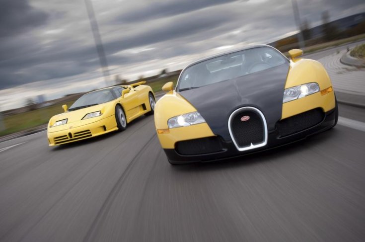 Bugatti EB110-es és utódja a Veyron