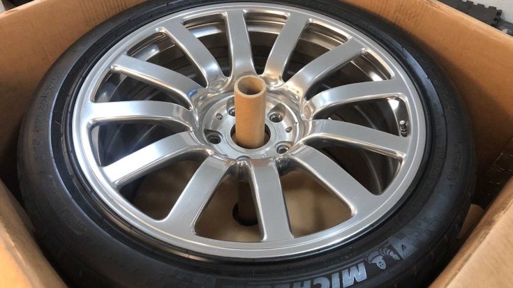 Bugatti Veyronhoz vásárolható gumiabroncs