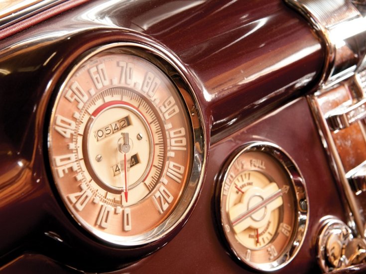 Buick Roadmaster, Woody Wagon, műszerfal, bordó, oldalnézet, balról