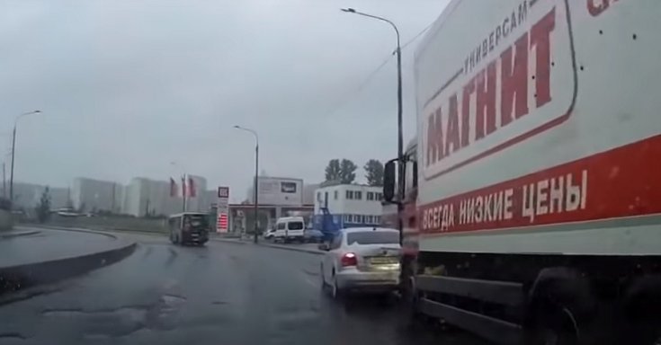Büntetőfékező sofőr
