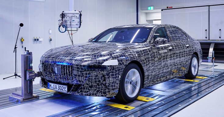 7-es BMW tesztelés közben