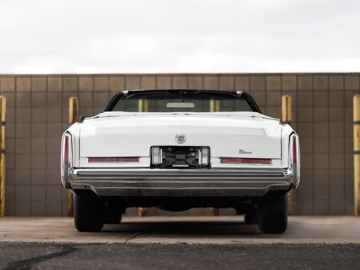 1977 Cadillac Eldorado, fehér, kabrió, hátulnézet