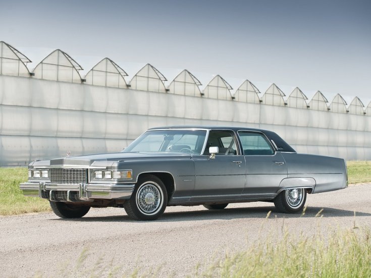 1977 1986 1992 Cadillac Fleetwood Brougham, RM Stoehby’s, kék-ezüst, szedán, oldalnézet, balról