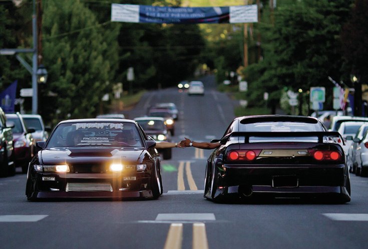 Nissan 200SX S13 és PS13ból pacsizó srácok