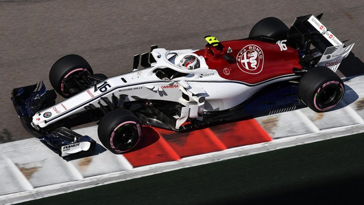 Charles Leclerc az Orosz Nagydíjon fentről fotózva