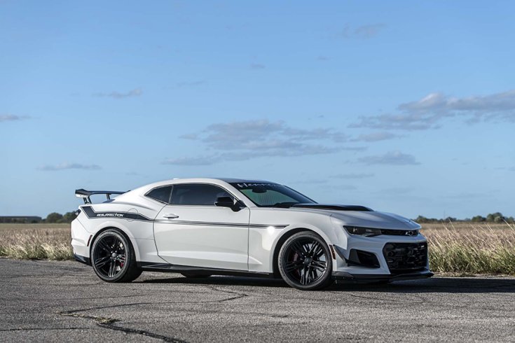 Az 1200 lóerős Hennessey Camaro elölről fotózva