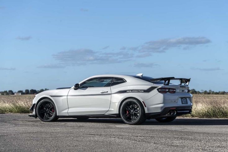 Az 1200 lóerős Hennessey Camaro hátulról fotózva
