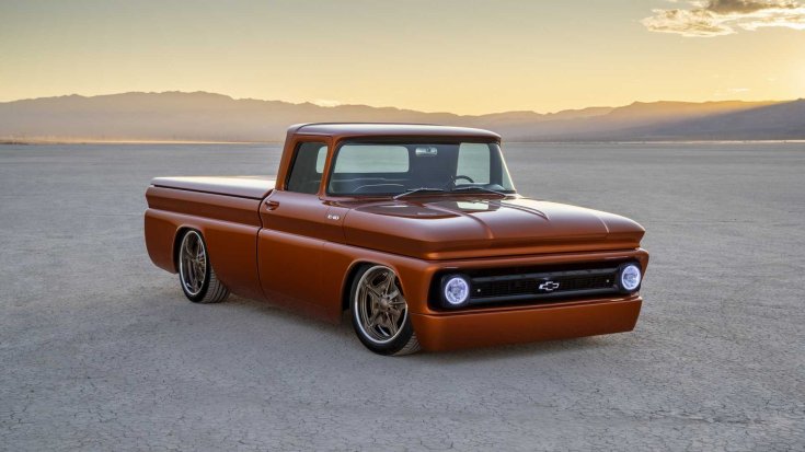 A Chevy E-10 Concept elölről negyvenöt fokban fotózva